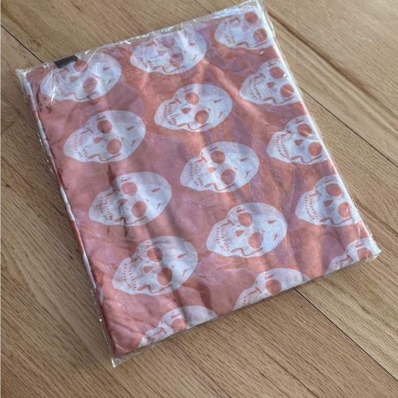 Raj 100% Cotton Skull pale pink Scarf - Picture 2 of 3